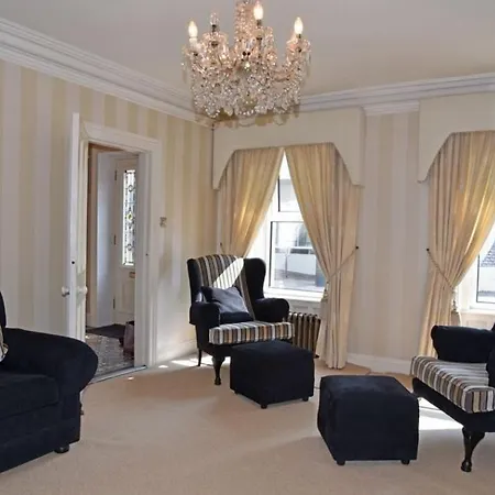 Bed & Breakfast Mardan House